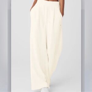 NWT ALO High-Waist Cozy day Wide leg Pant, Size M, Ivory.